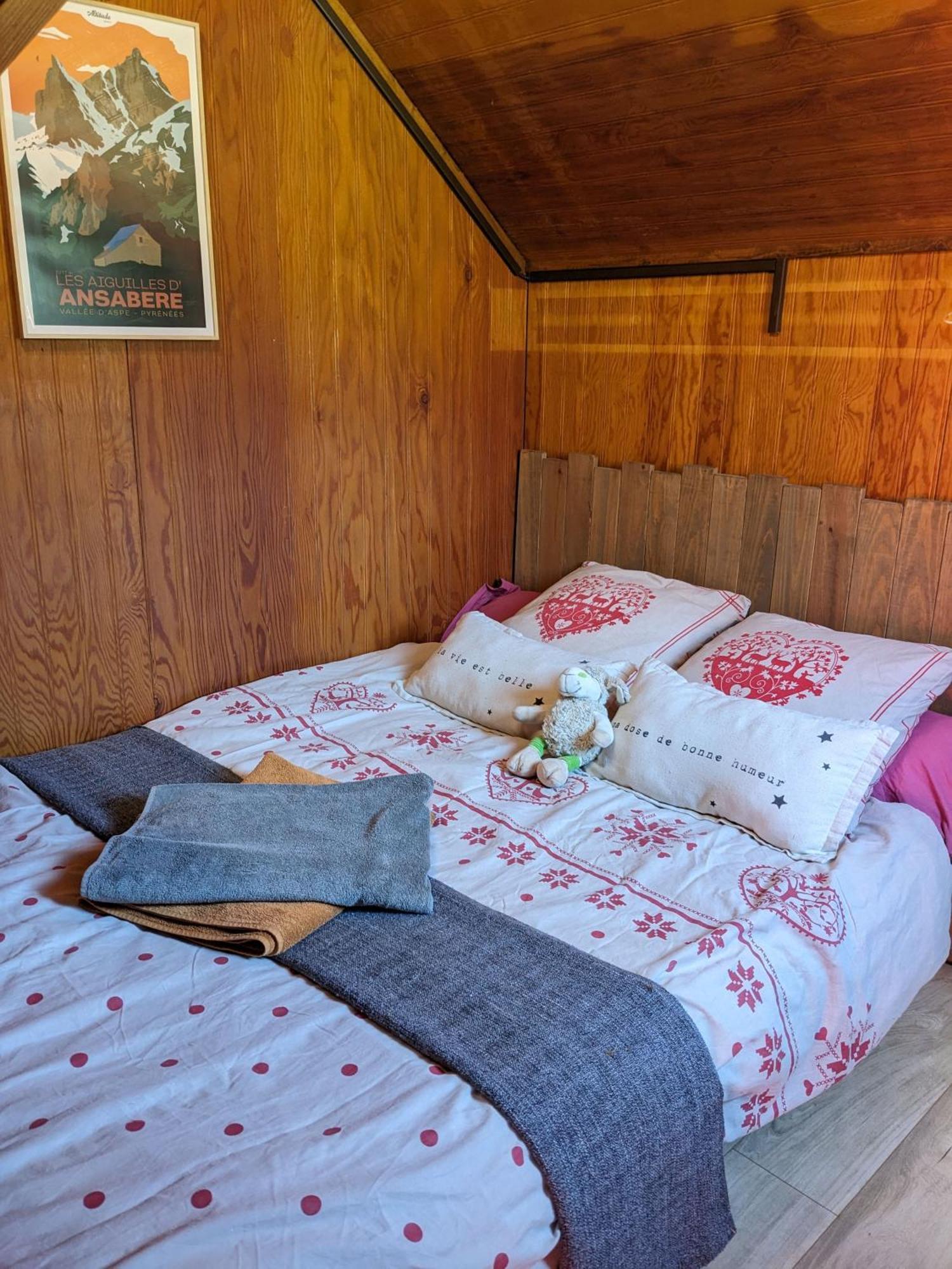Les Chalets De La Foret D'Issaux Osse-en-Aspe Exterior foto