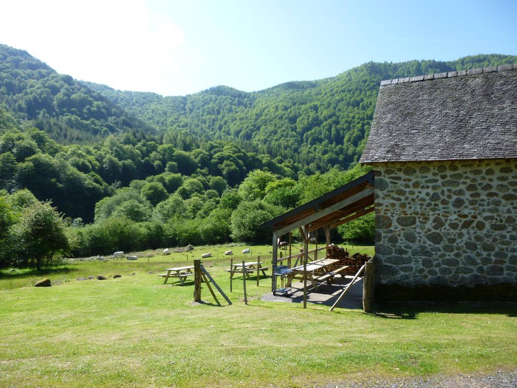 Les Chalets De La Foret D'Issaux Osse-en-Aspe Habitación foto